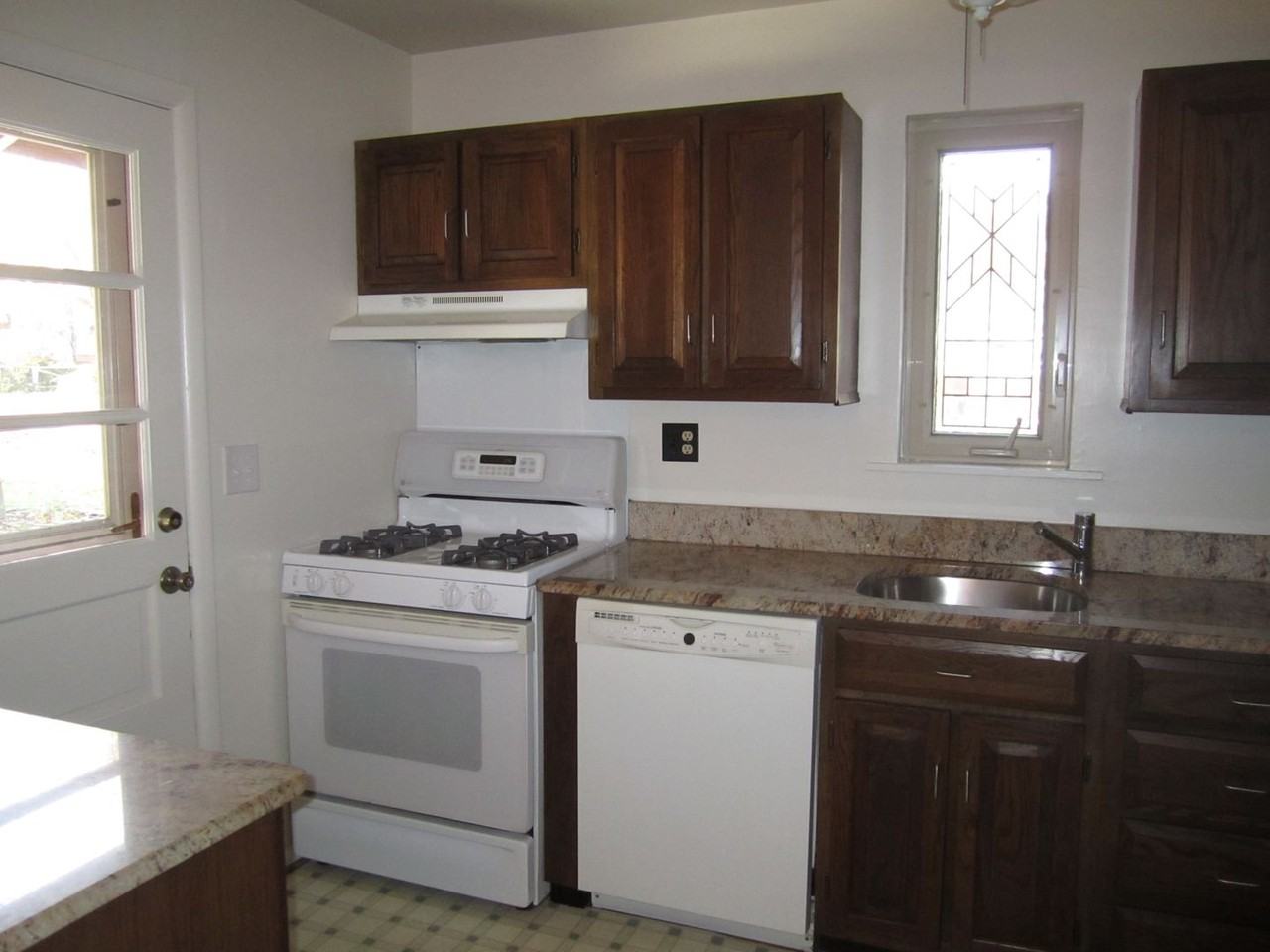 5712 2nd St S - Photo 7 of 14