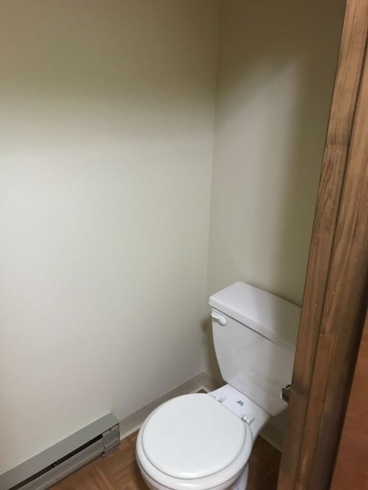 738 Southgate Dr - Photo 5 of 9