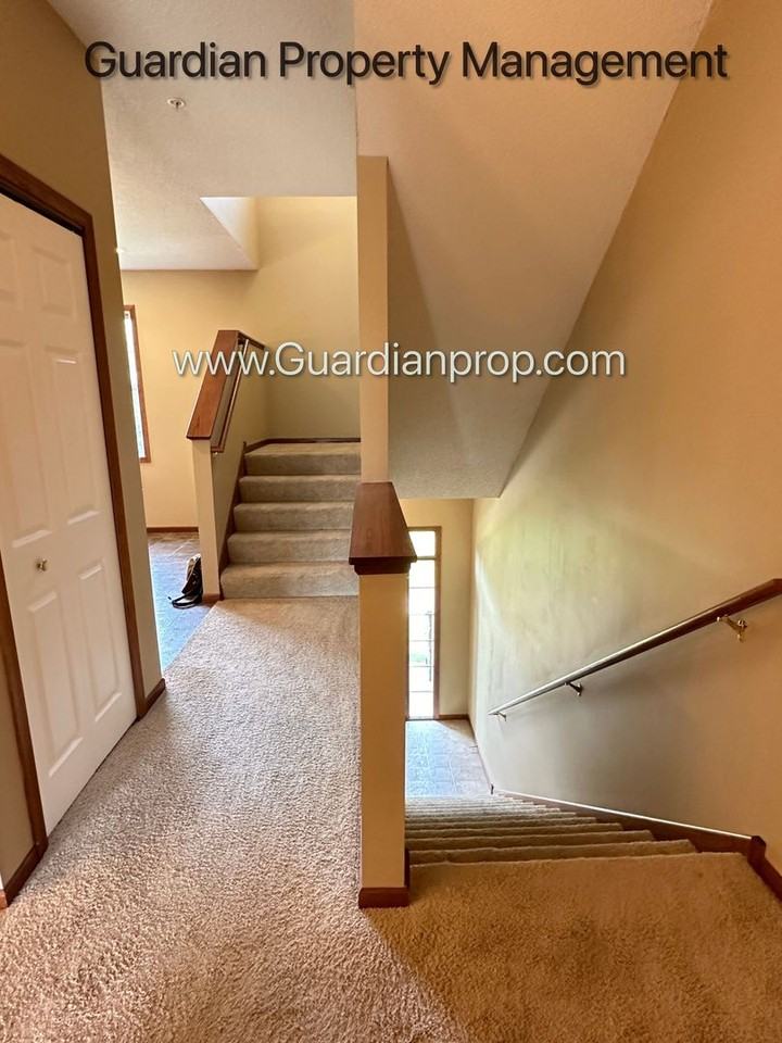 11753 Emery Village Dr N - Photo 6 of 27