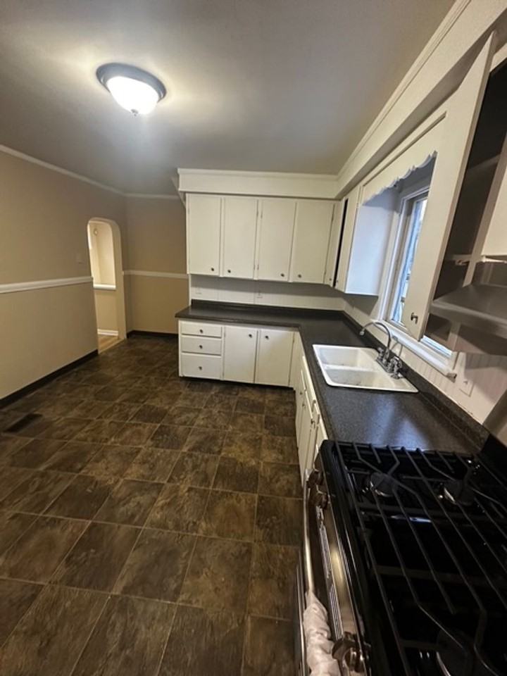 80 Rand St - Photo 3 of 15