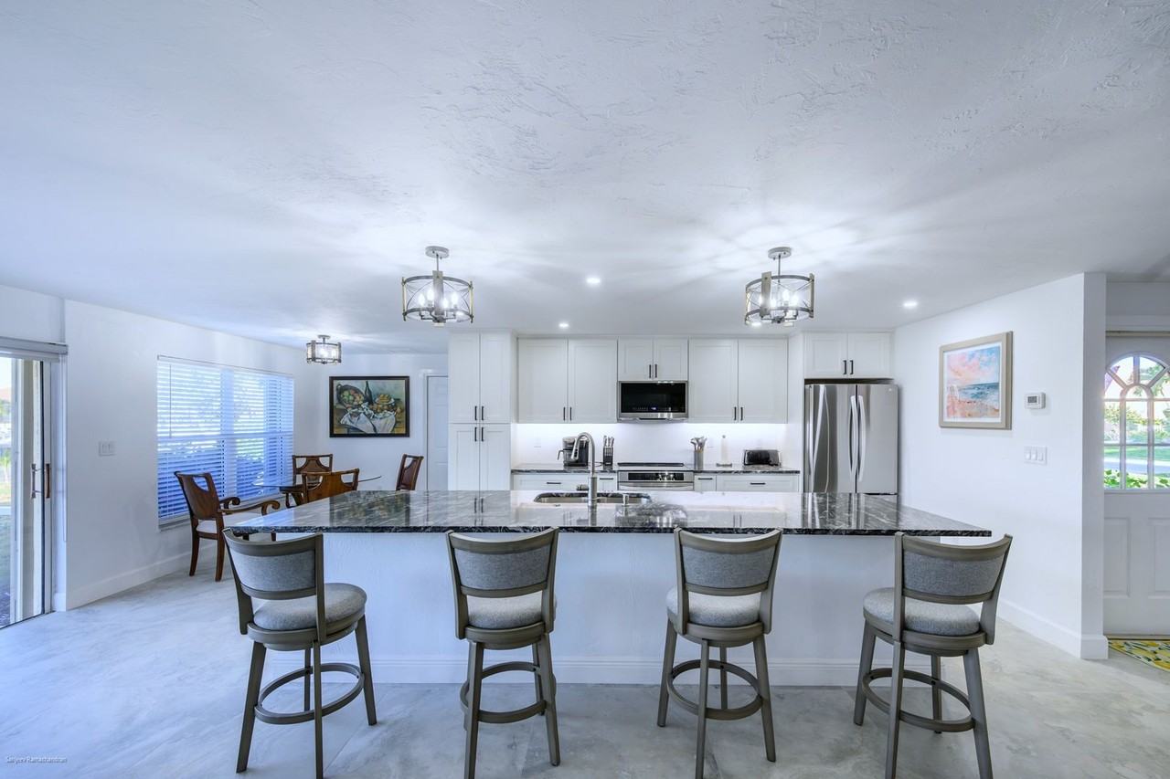 149 Crescent Dr - Photo 5 of 50