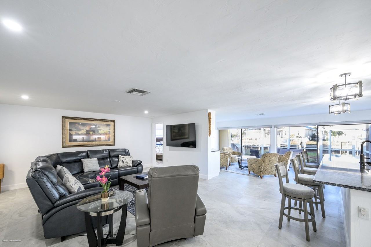 149 Crescent Dr - Photo 7 of 50