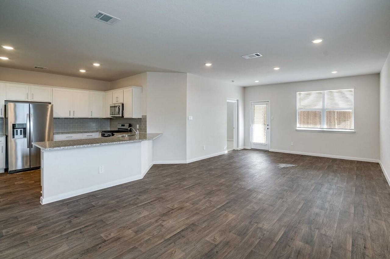 152 Docile Loop - Photo 3 of 20