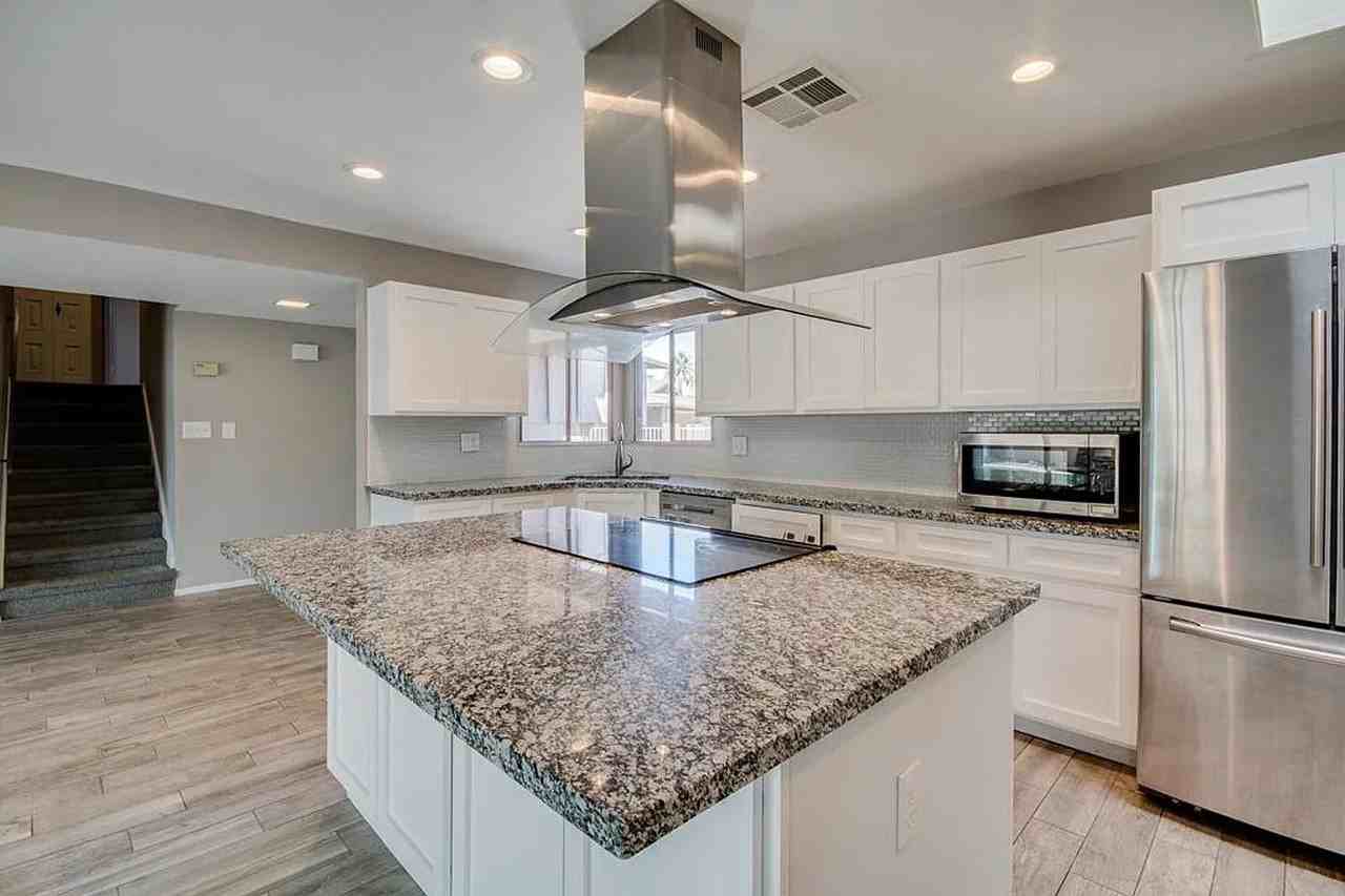 1522 E Fremont Dr - Photo 5 of 18