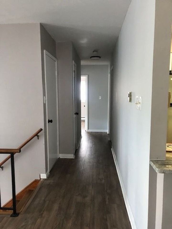 243 W High St - Photo 4 of 13