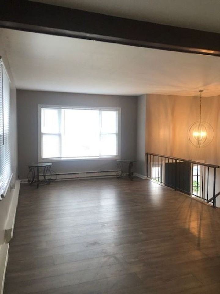 243 W High St - Photo 7 of 13