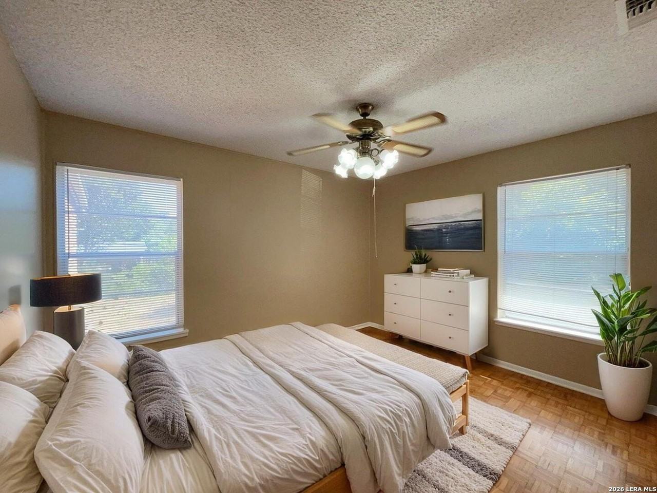 4543 Cambray Dr - Photo 5 of 44