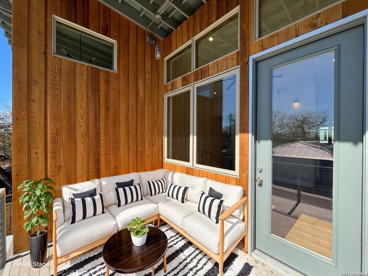 1107 S Cherry St - Photo 4 of 40