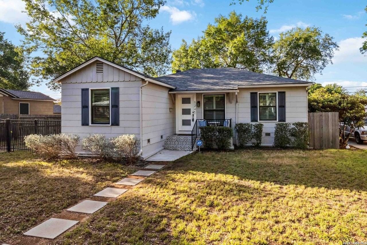 124 Harmon Dr - Photo 3 of 37