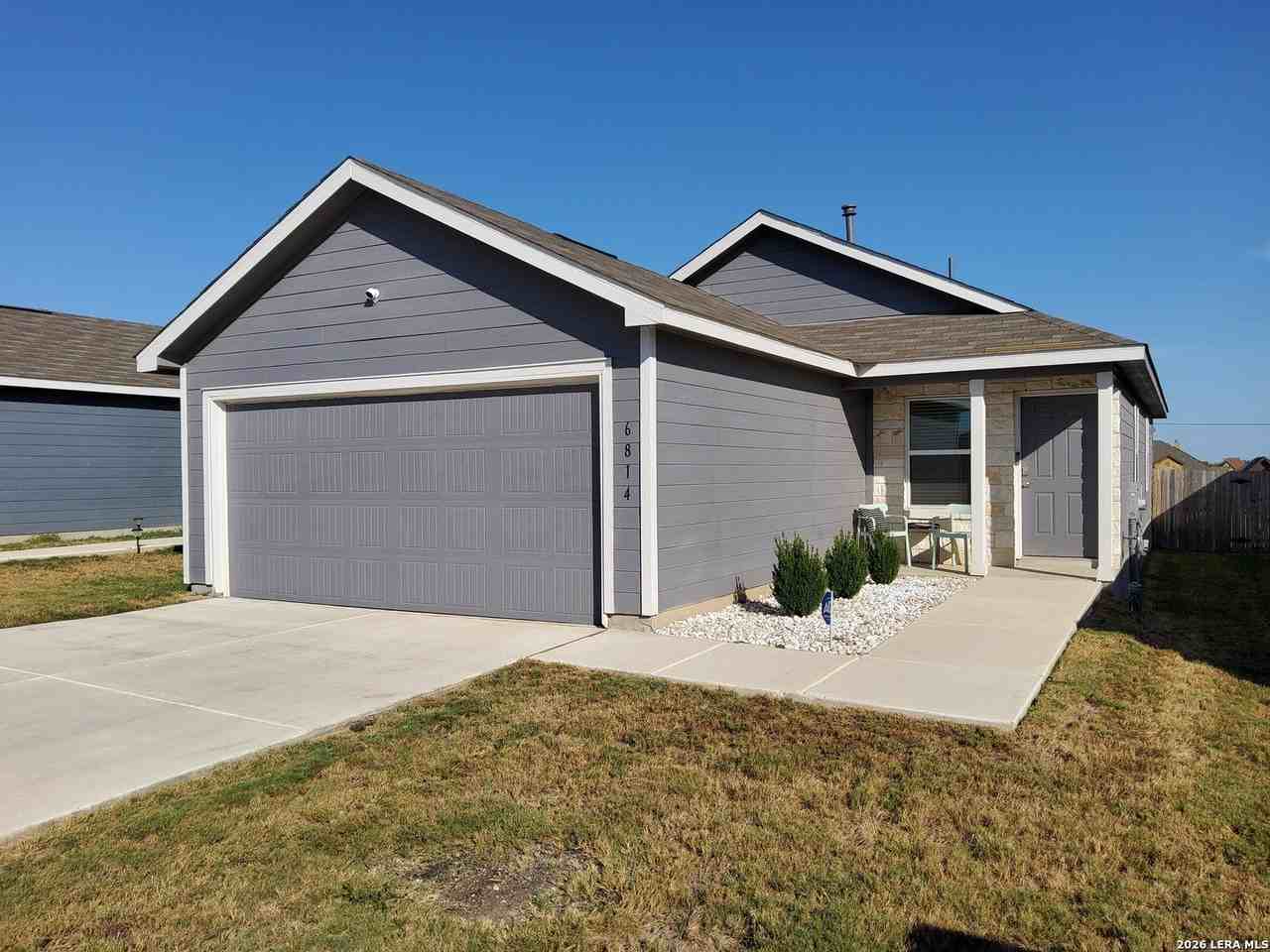 6814 Willow Lndg - Photo 2 of 13