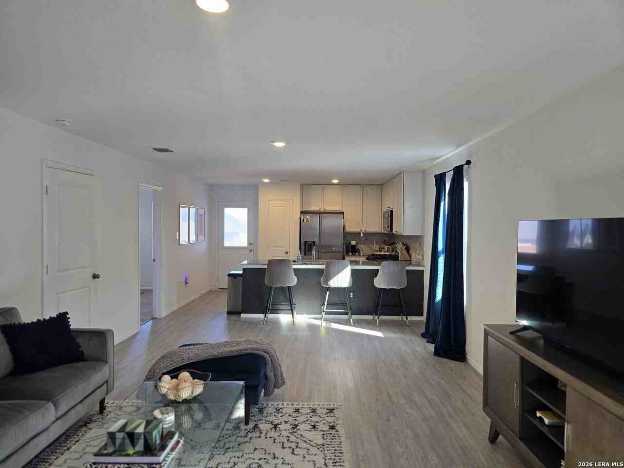 6814 Willow Lndg - Photo 3 of 13