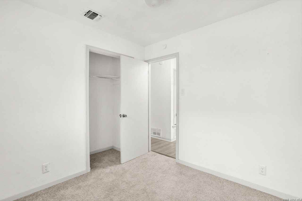 1107 S Brownleaf St - Photo 6 of 12