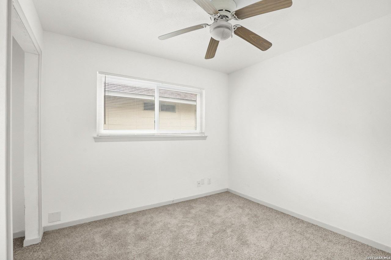 1107 S Brownleaf St - Photo 7 of 12