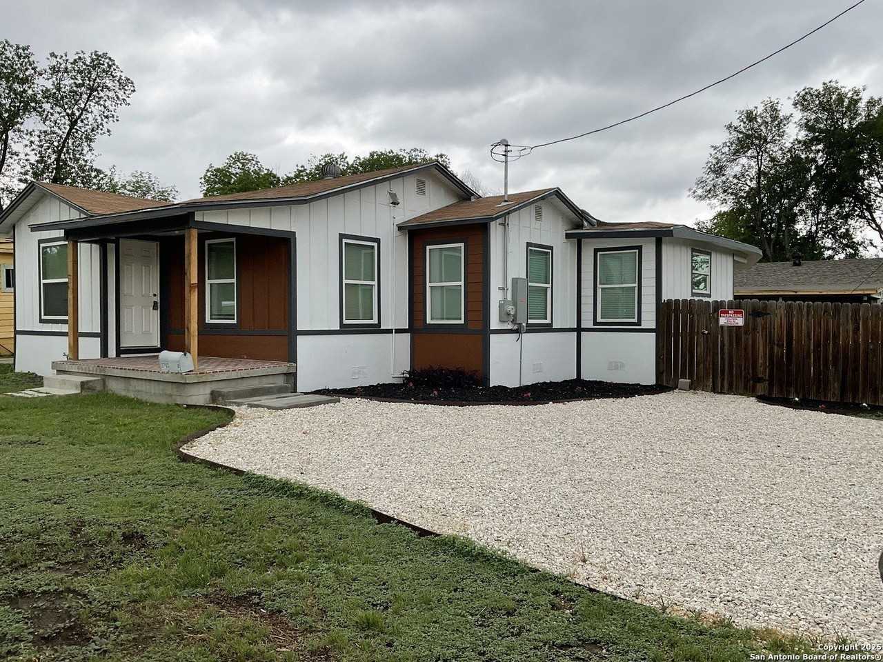 2703 Menchaca St Unit A #A - Photo 2 of 16