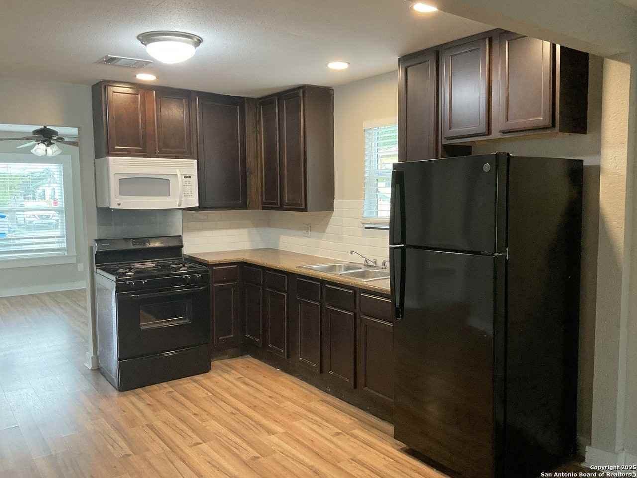 2703 Menchaca St Unit A #A - Photo 7 of 16