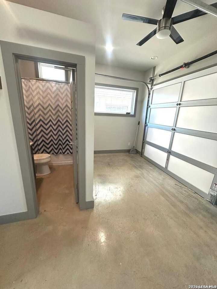 Craigmont Ln - Photo 5 of 16