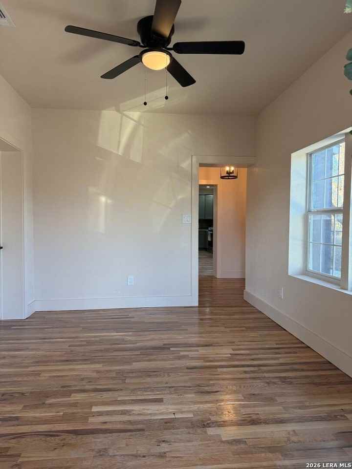 219 Carle Ave - Photo 3 of 19