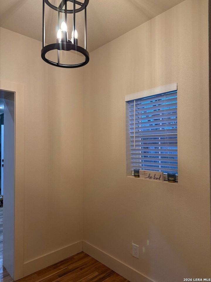 219 Carle Ave - Photo 4 of 19