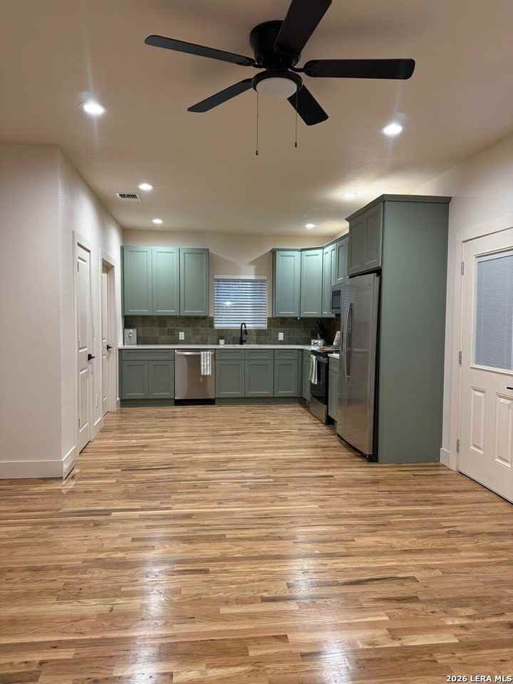 219 Carle Ave - Photo 5 of 19