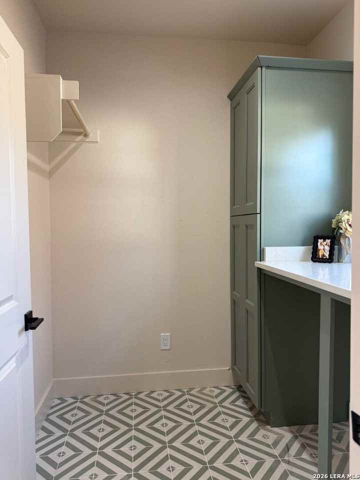 219 Carle Ave - Photo 7 of 19