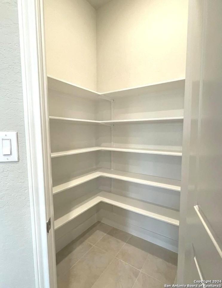 104 Cheslyn - Photo 5 of 21