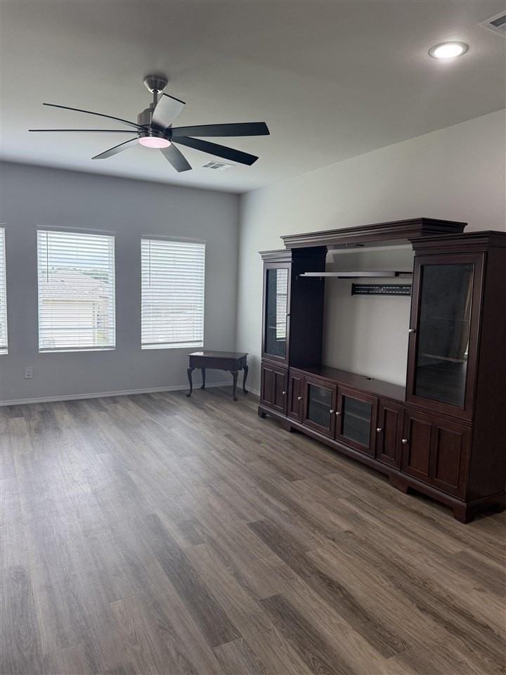 3111 Appaloosa St - Photo 4 of 29