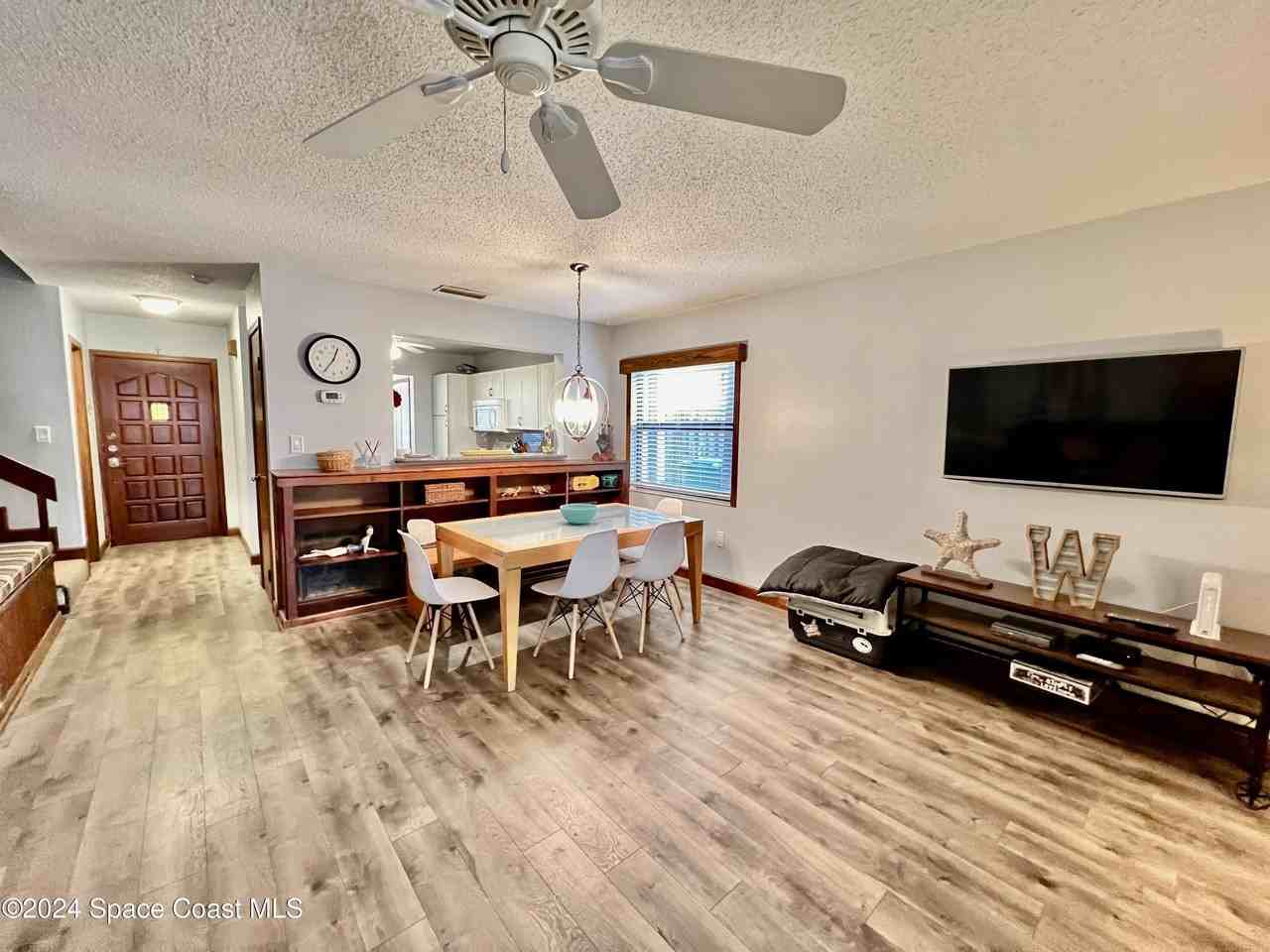 416 Sailfish Ave - Photo 2 of 24