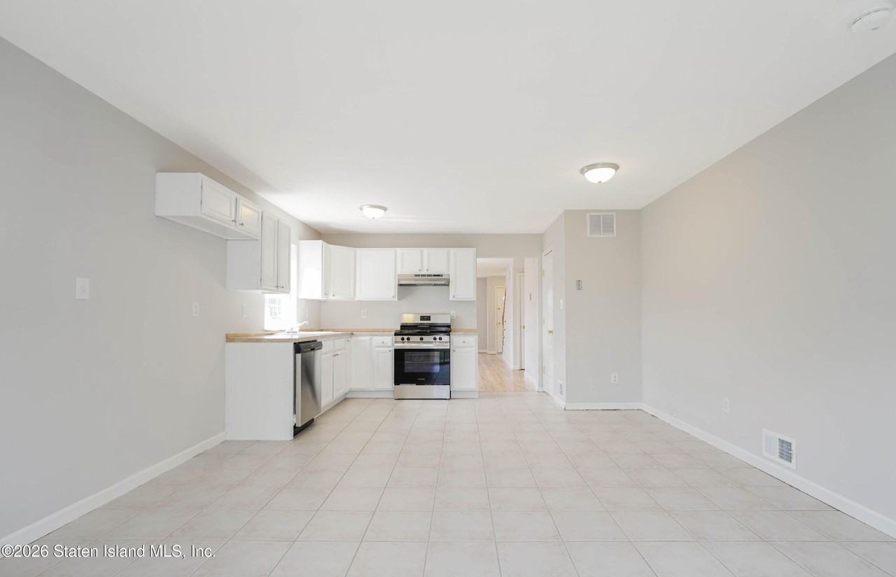 15 Mann Ave #M - Photo 4 of 11