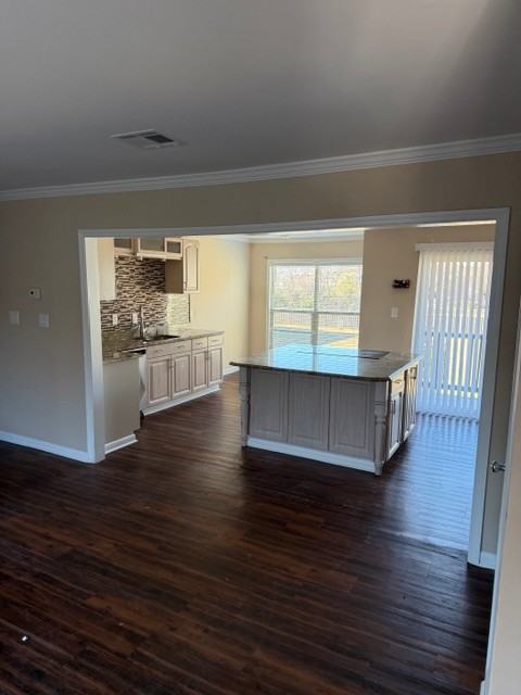 2000 Greens Blvd #29 - Photo 4 of 9