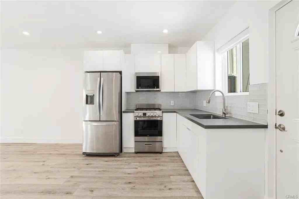 4552 Murietta Ave #NA - Photo 7 of 13