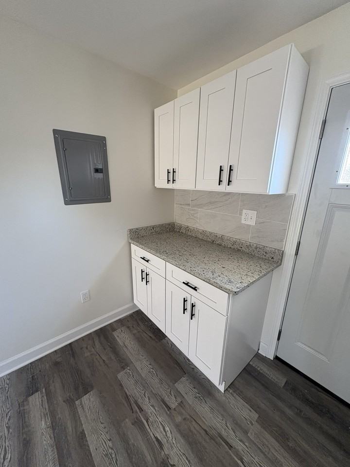 1849 Central Dr #NA - Photo 3 of 7