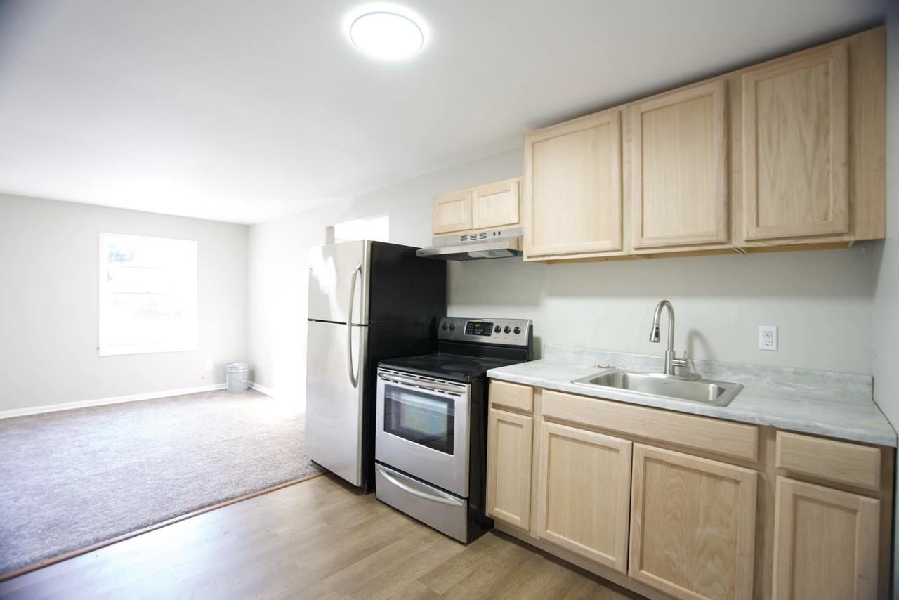 424 Park Ave #C - Photo 2 of 3