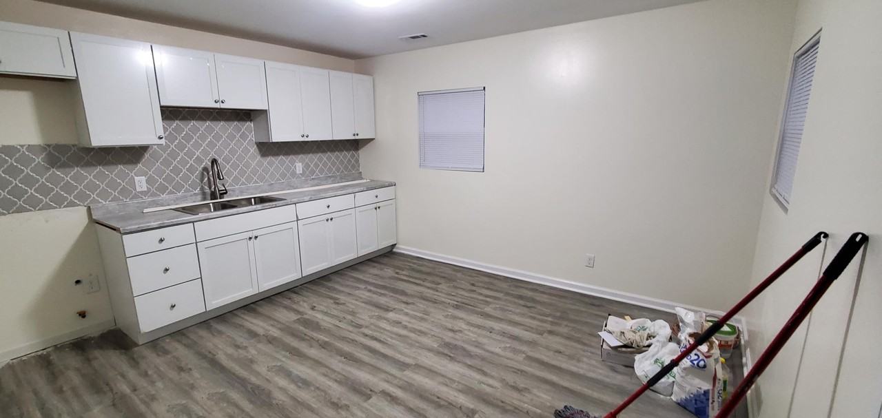 1125 S Hamilton St #NA - Photo 3 of 3