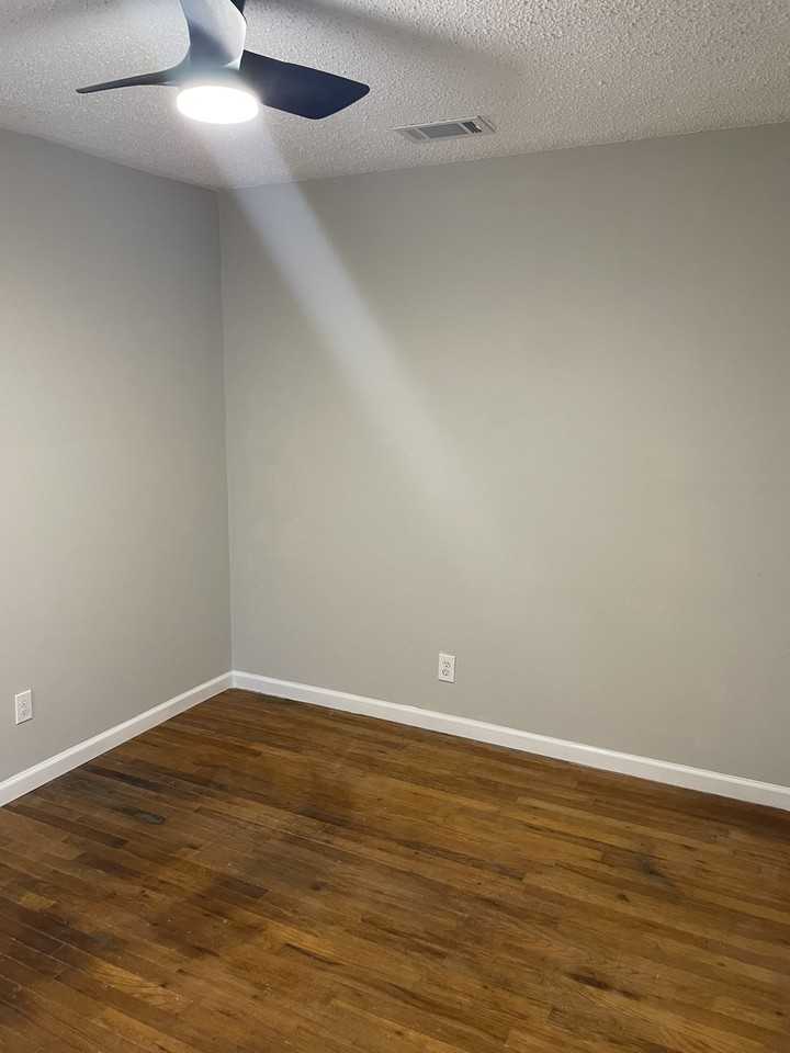 226 E Murray St #NA - Photo 2 of 16