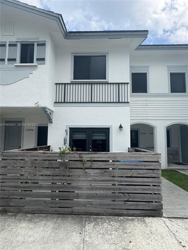 13360 Sw 250th St #13360 - Photo 2 of 18