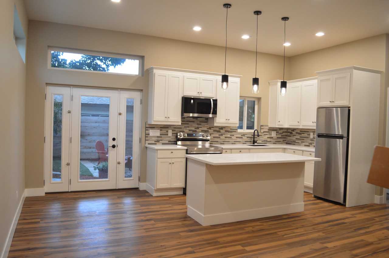 1926 Broadway #NA - Photo 2 of 14