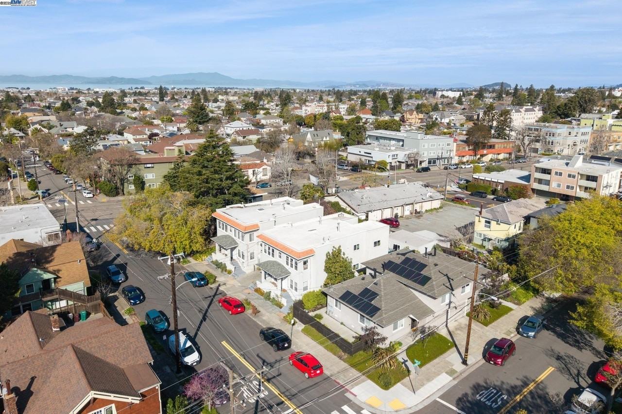 478 62nd St #A - Photo 7 of 8