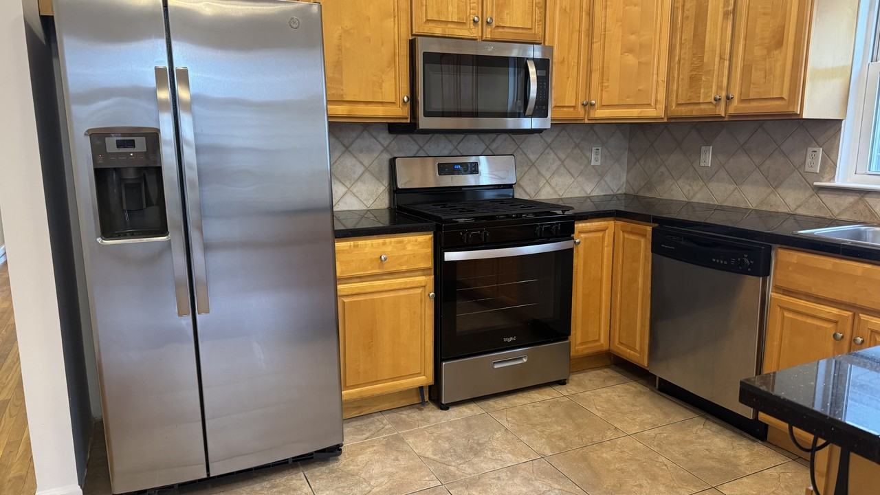 192 Randolph Ave #2 - Photo 7 of 21