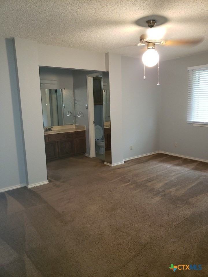 2102 Cascade Dr - Photo 7 of 12