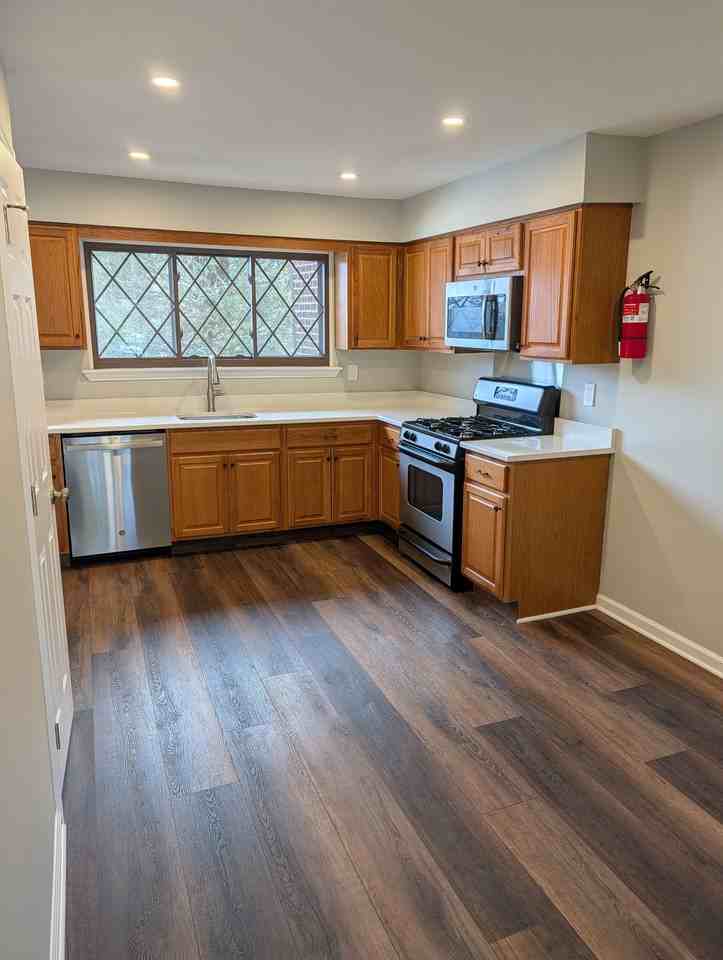 105 Devonshire Ct #105 - Photo 7 of 21