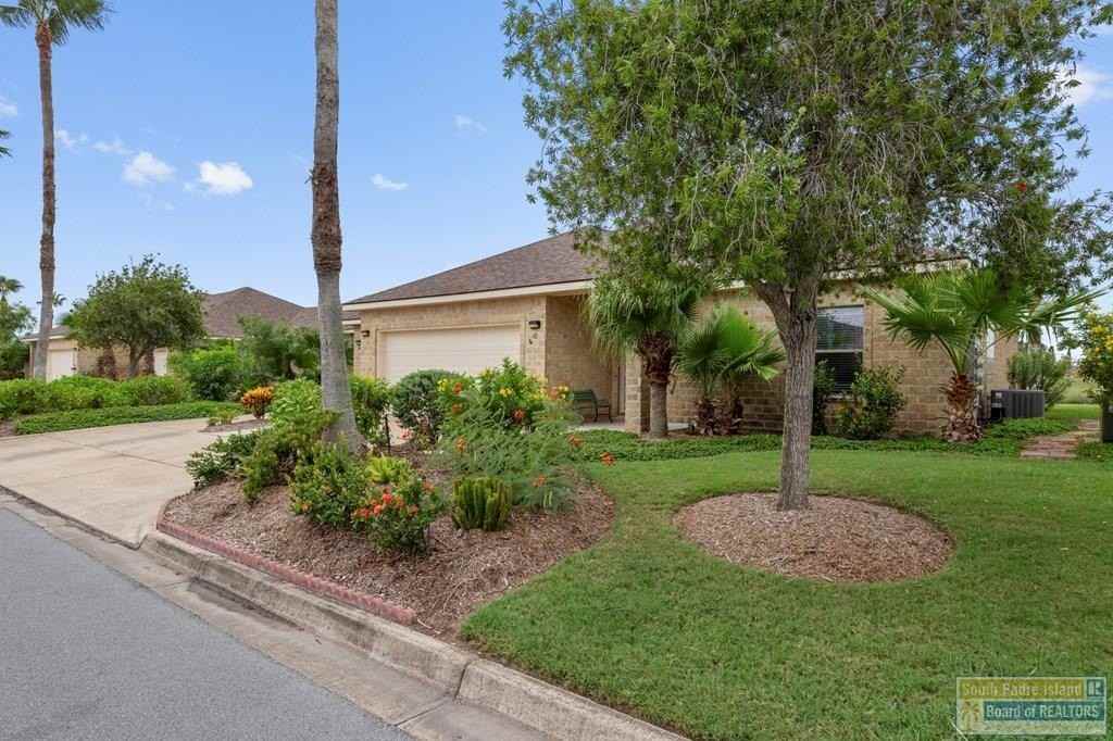 42 Torrey Pines Rd - Photo 2 of 12