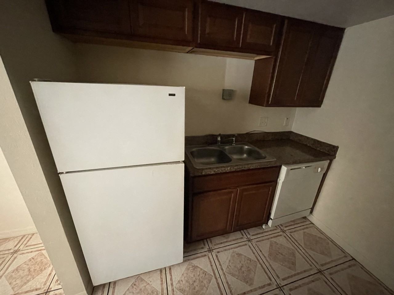 1456 Holden Ave #D - Photo 3 of 7