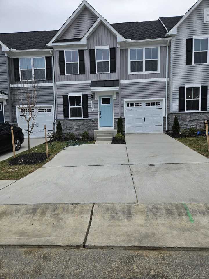 Centennial Circle #18353 - Photo 2 of 26