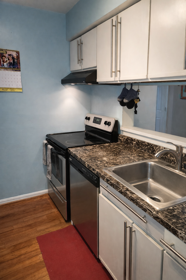 1637 Carriage House Ter #H - Photo 6 of 16