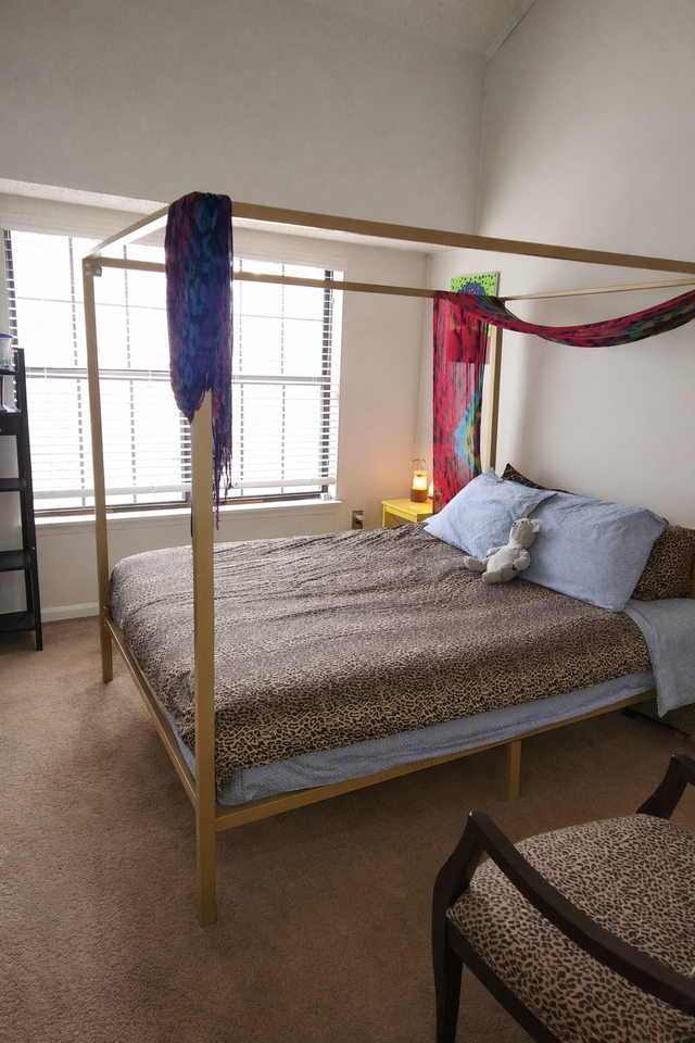 1637 Carriage House Ter #H - Photo 4 of 16