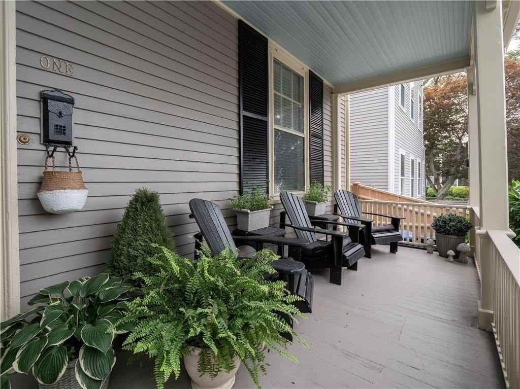 1 Pell St - Photo 3 of 25