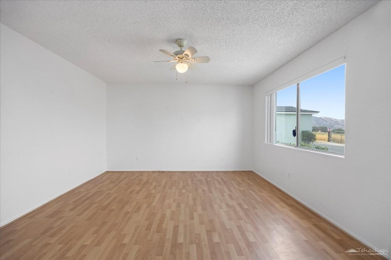 1144 Miller Ln - Photo 5 of 19