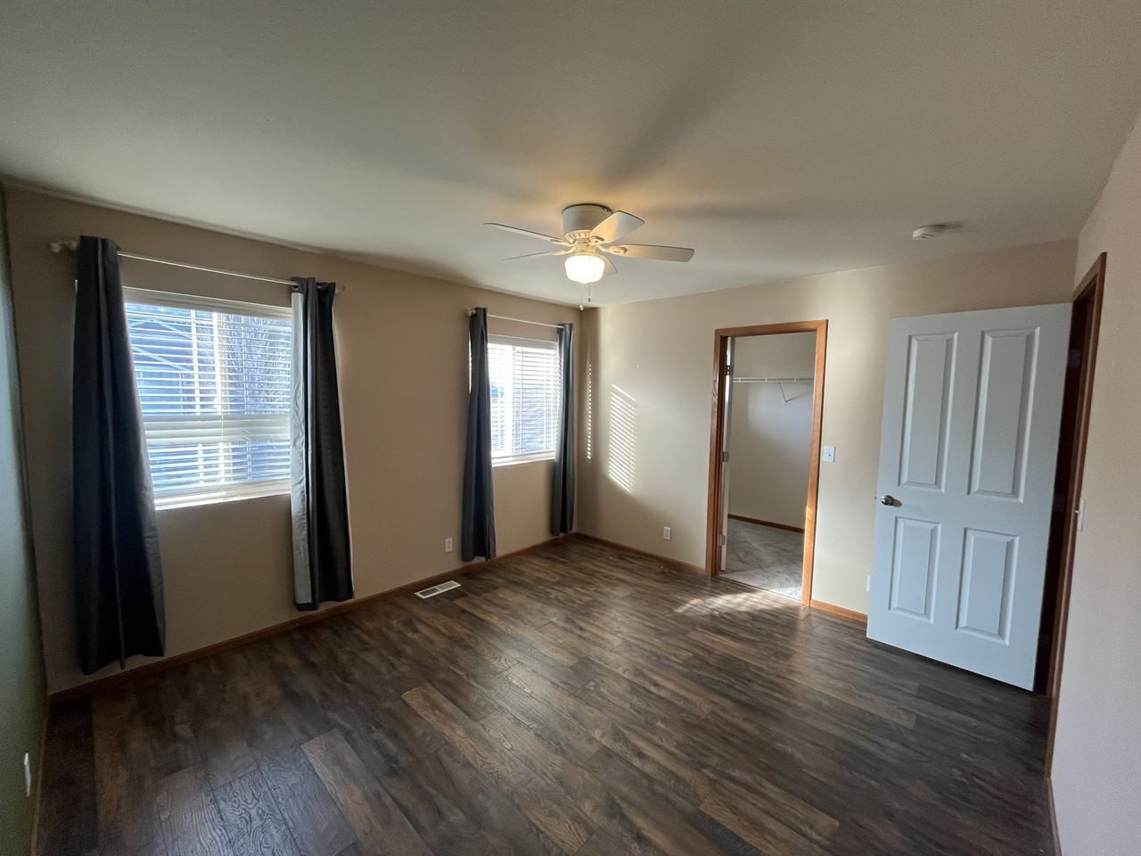 18345 Mount Townsend Dr Ne #NA - Photo 7 of 9