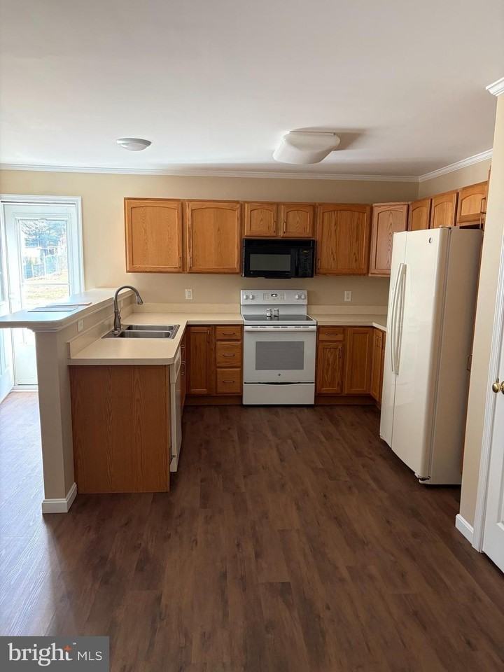 1059 Rose Dale Ln - Photo 6 of 12