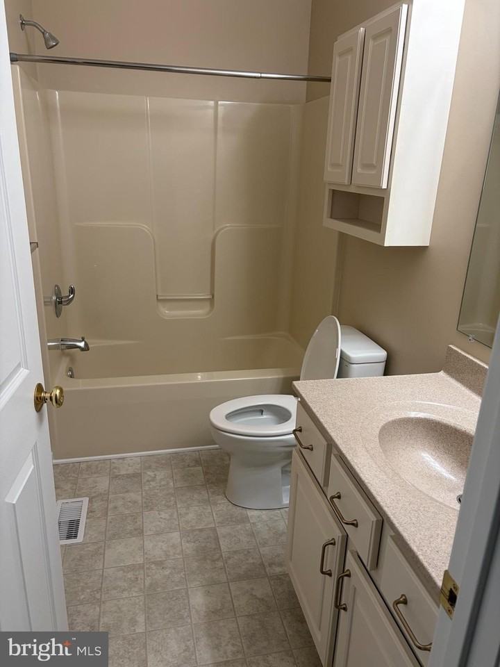 1059 Rose Dale Ln - Photo 7 of 12